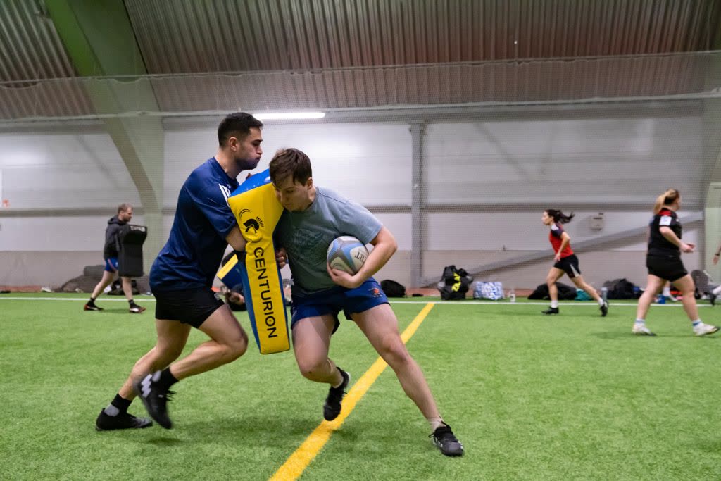 Helsinki Rugby Clubin taklausharjoitus